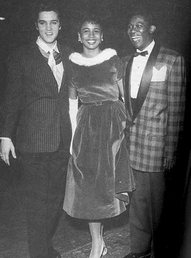 http://www.elvisinfonet.com/image-files/rare_bbking-claudiaivy.jpg